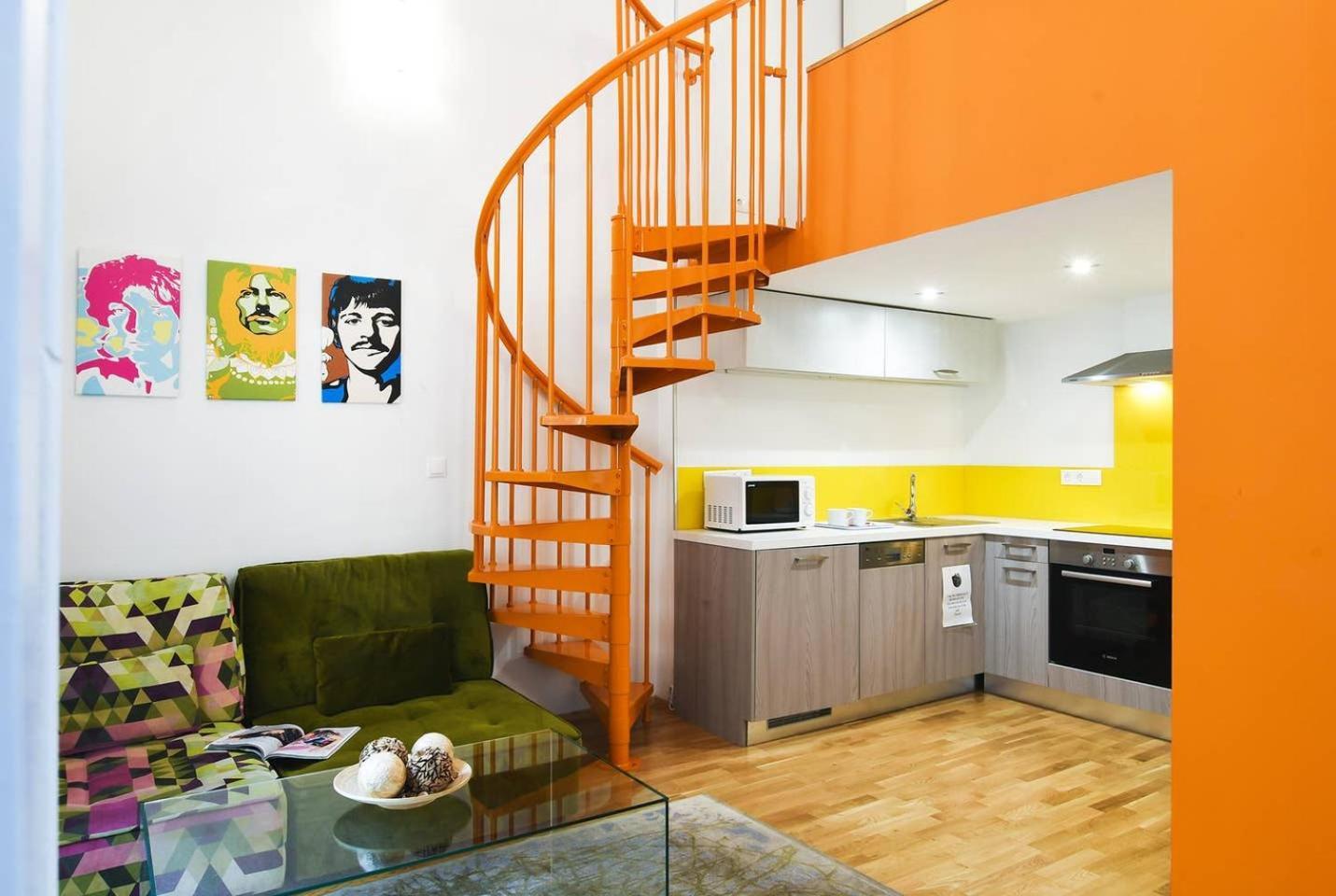 Central & Colorful Studio With Air Conditioning Budapest Exterior photo